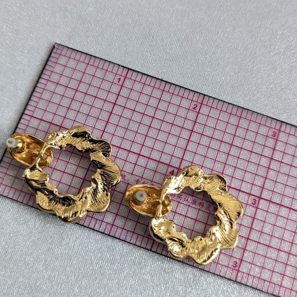 Vintage Style Doorknocker Gold Tone Twist Detail Earrings Pave Set Crystals - Picture 4 of 4